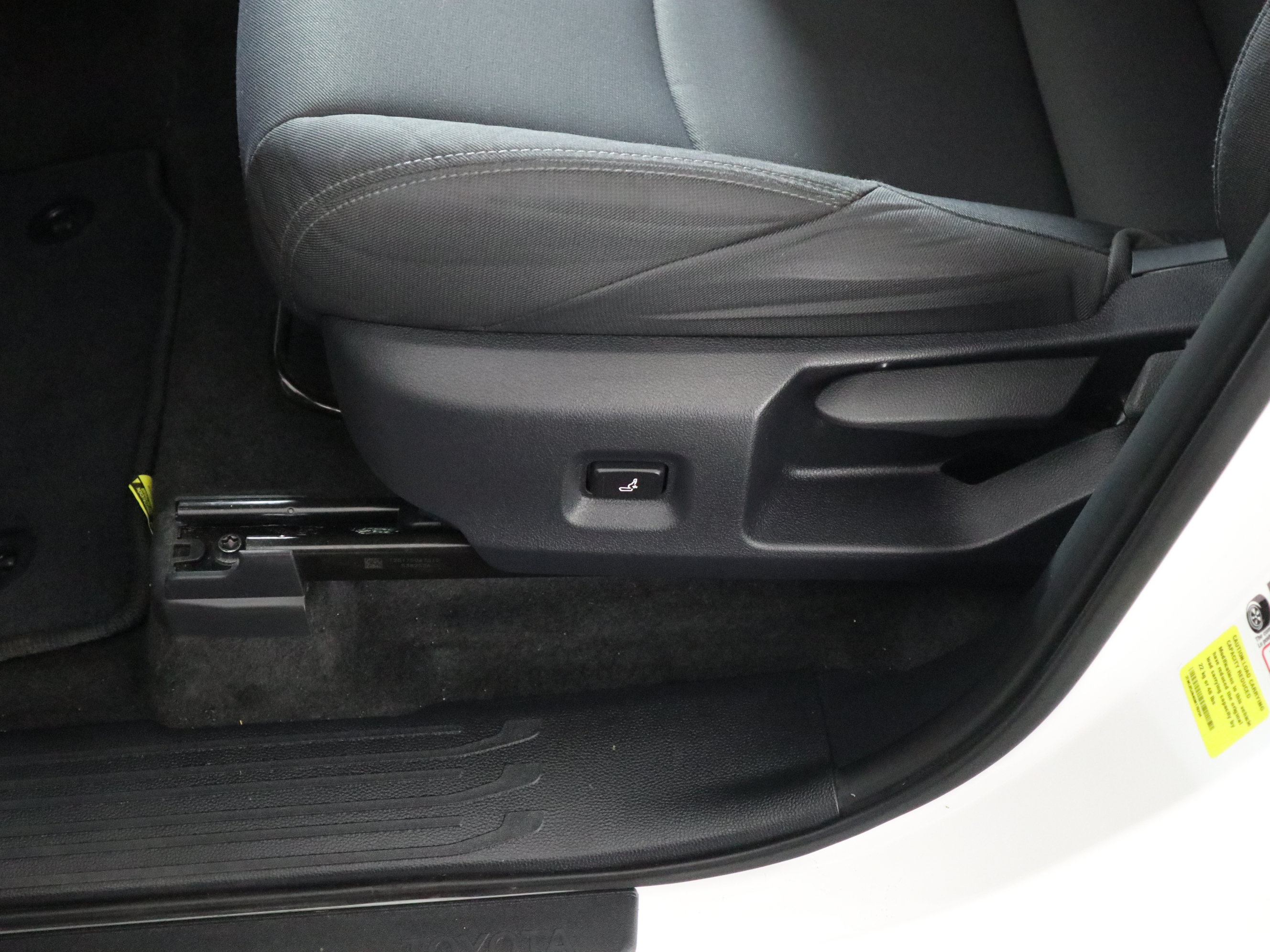 Used 2025 Toyota Tacoma SR5 AWD/4WD image 22