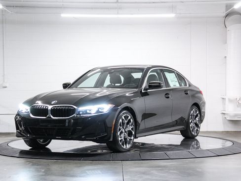 New 2026 BMW 330i Sedan w/ Convenience Package RWD image 3