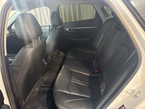 Used 2022 Hyundai Sonata Limited w/ Winter Weather Package image 15