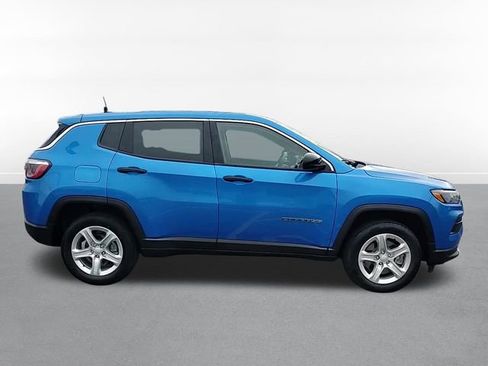 Used 2023 Jeep Compass Sport image 4