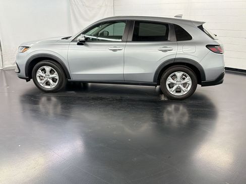 Certified 2023 Honda HR-V LX image 2