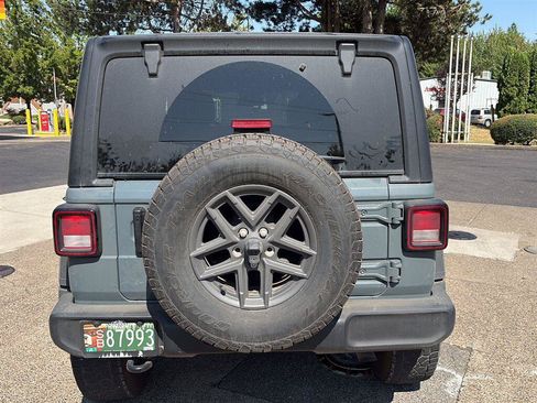 Used 2025 Jeep Wrangler Unlimited Sport AWD/4WD image 8