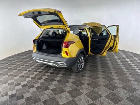 Certified 2022 Kia Seltos SX AWD/4WD image 16