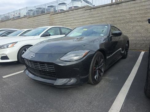 Certified 2024 Nissan Z Performance w/ Floor Mat Package image 3