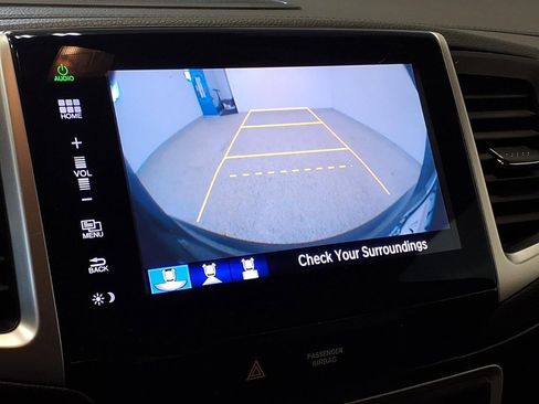 Used 2016 Honda Pilot Touring image 15