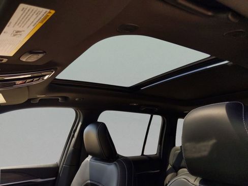 New 2025 Jeep Grand Cherokee Limited RWD image 15