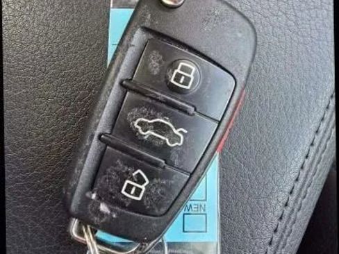 Used 2018 Audi A3 e-tron Prestige w/ Prestige Package image 42