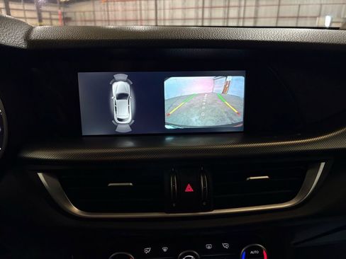 Used 2018 Alfa Romeo Stelvio Ti Sport image 43