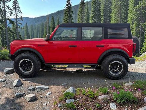 Certified 2023 Ford Bronco 4-Door AWD/4WD image 3