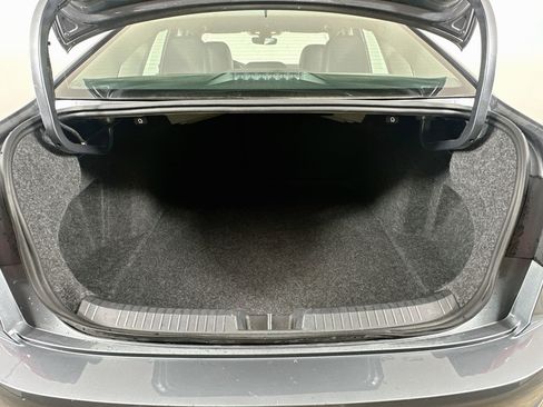 Used 2025 Volkswagen Jetta SE FWD image 27