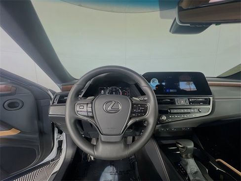 Used 2025 Lexus ES 350 w/ Premium Package image 13