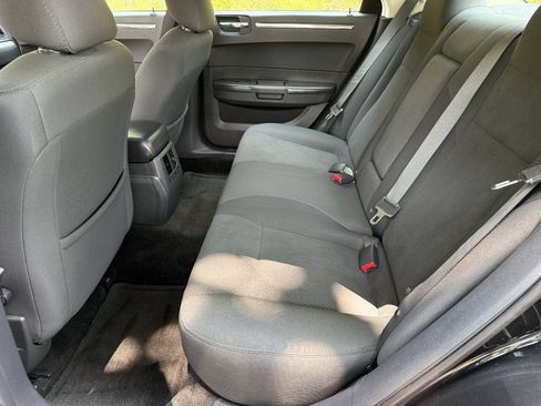 Used 2009 Chrysler 300 LX RWD image 15