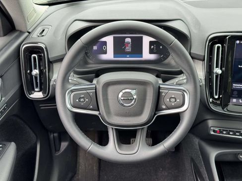 Certified 2023 Volvo XC40 B5 Plus w/ Protection Package AWD/4WD image 13