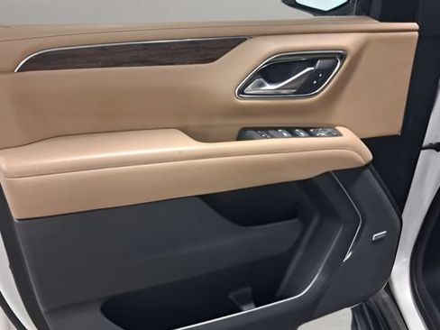 Used 2023 Chevrolet Suburban Premier AWD/4WD image 27