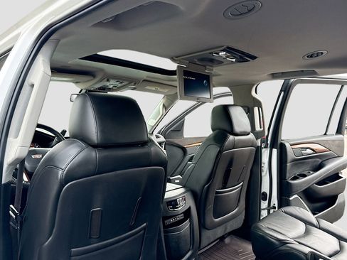 Used 2016 Cadillac Escalade ESV Luxury image 6
