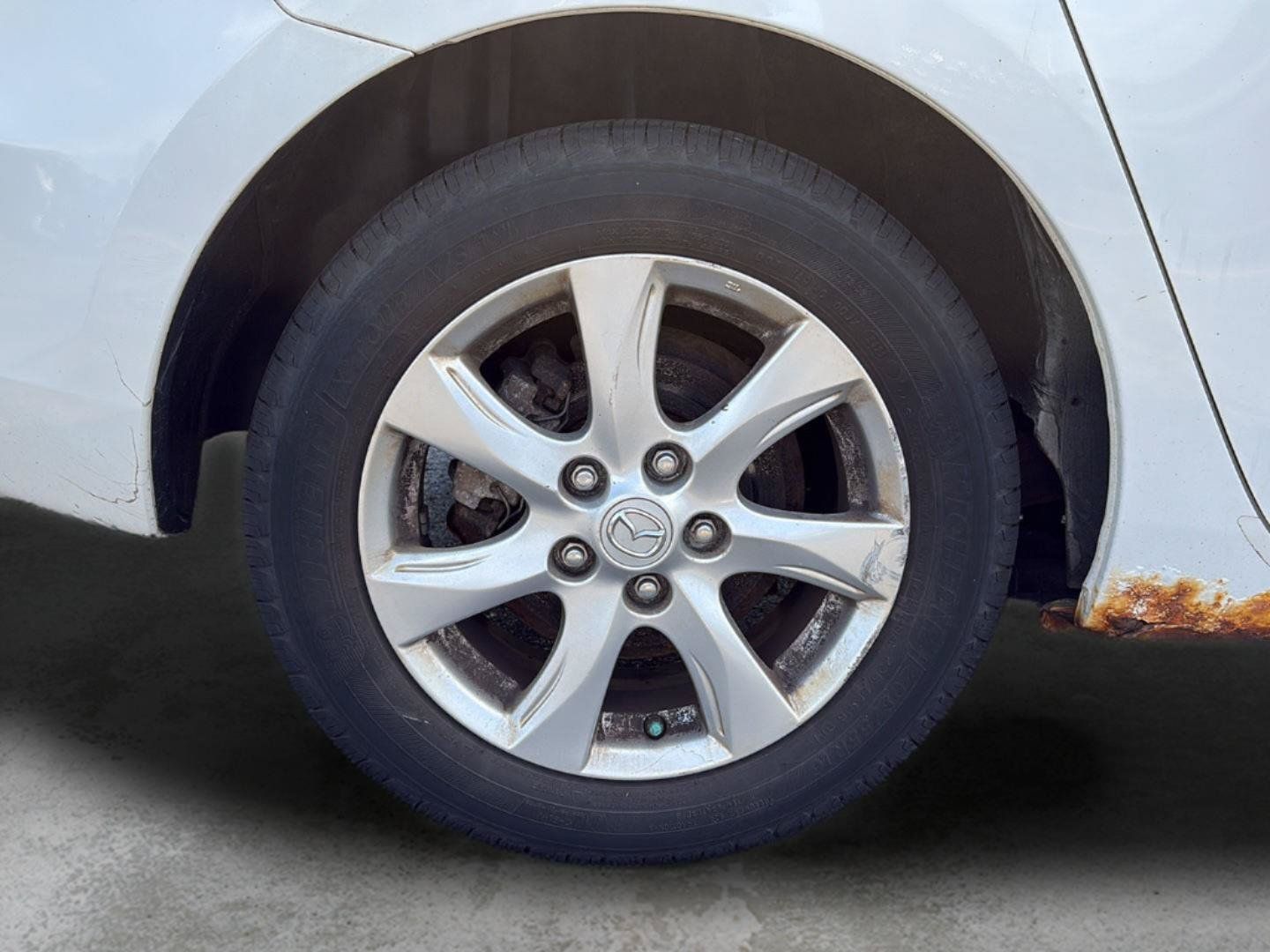 Used 2011 MAZDA MAZDA3 i Touring FWD image 23