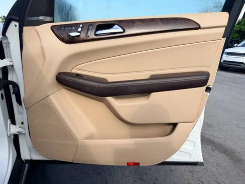 Used 2017 Mercedes-Benz GLS 450 4MATIC image 28