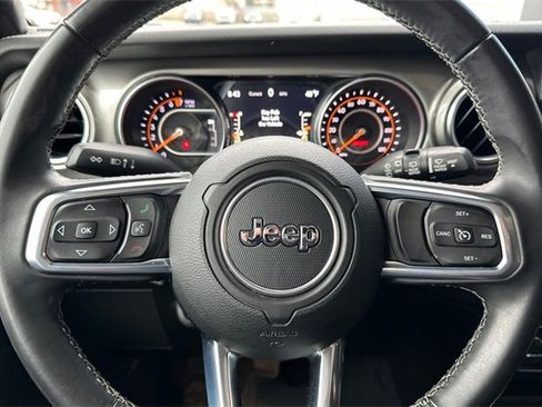 Used 2018 Jeep Wrangler Unlimited Sahara image 27