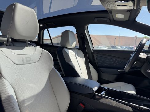 Used 2024 Volkswagen ID.4 Pro S image 41