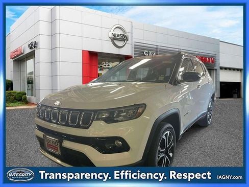 Used 2022 Jeep Compass Limited w/ Sun and Sound Group AWD/4WD image 4