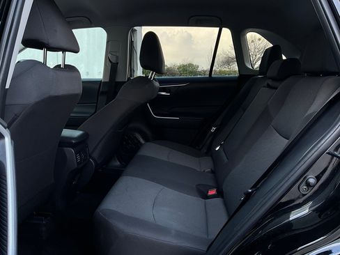 Used 2025 Toyota RAV4 XLE image 12