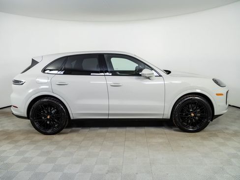 New 2026 Porsche Cayenne image 28