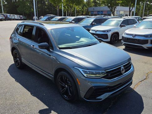 Used 2024 Volkswagen Tiguan SE R-Line FWD image 7