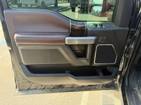 Used 2017 Ford F250 Platinum w/ Platinum Ultimate Package AWD/4WD image 6