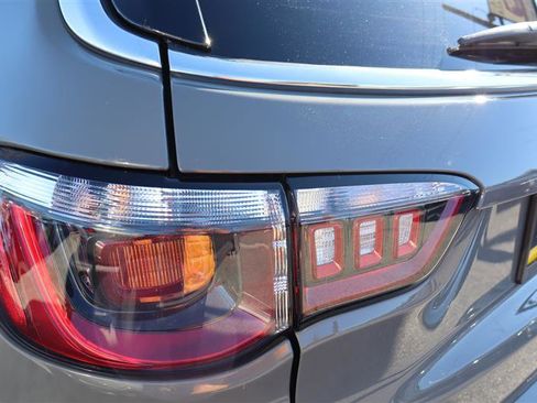 Used 2024 Jeep Compass Latitude image 25