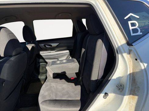 Used 2016 Nissan Rogue SV image 13