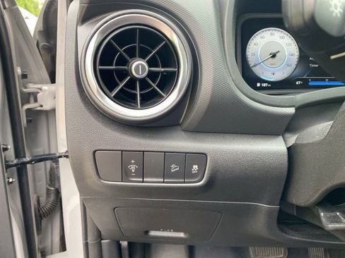 Used 2023 Hyundai Kona Limited AWD/4WD image 19