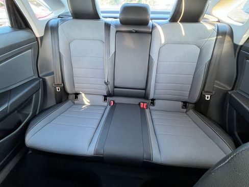 Used 2025 Volkswagen Jetta SE image 40