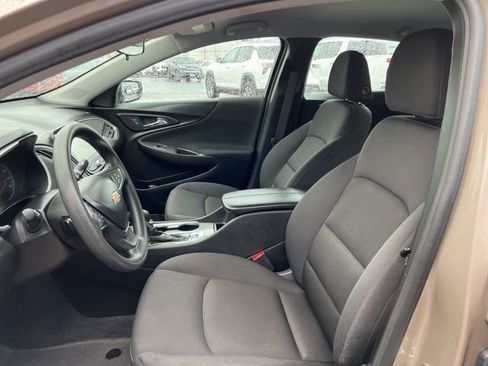 Used 2024 Chevrolet Malibu LT image 19