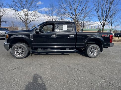 Used 2019 Ford F250 XLT w/ XLT Premium Package image 4