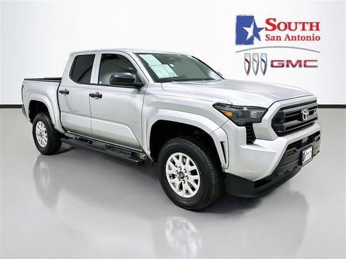 Used 2025 Toyota Tacoma SR image 1