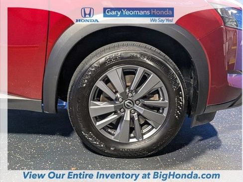 Used 2024 Nissan Pathfinder SV AWD/4WD image 13
