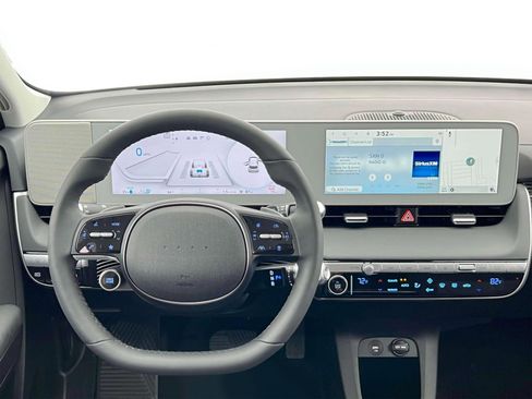 New 2024 Hyundai Ioniq 5 SEL image 17