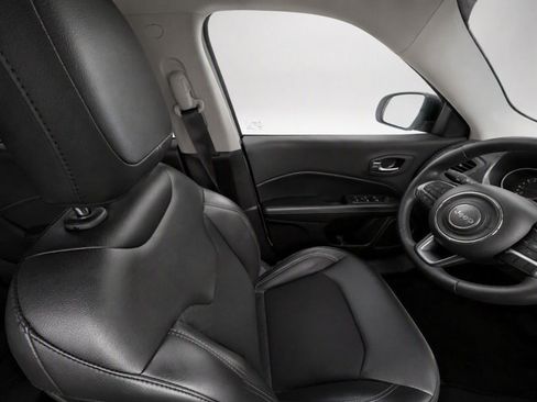 Used 2021 Jeep Compass Latitude FWD image 15