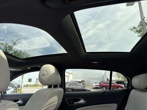 Used 2020 Mercedes-Benz GLA 250 4MATIC image 17