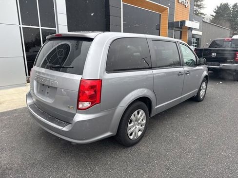 Certified 2019 Dodge Grand Caravan SE image 6