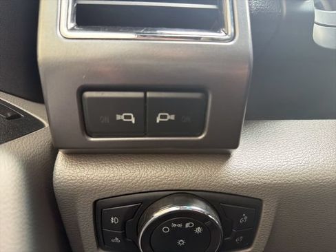 Used 2019 Ford F350 XLT w/ XLT Premium Package AWD/4WD image 18