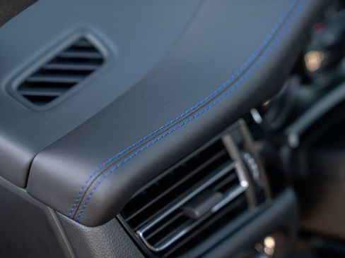 Certified 2026 Porsche Macan AWD/4WD image 13