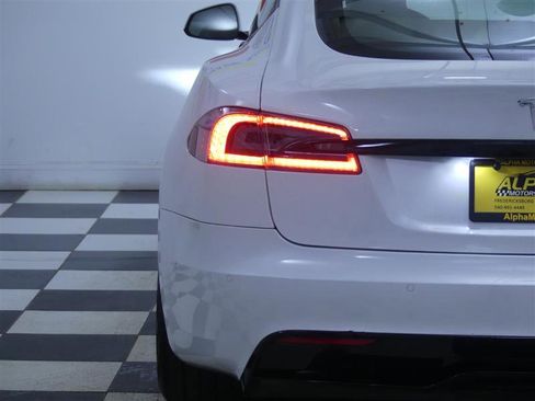 Used 2022 Tesla Model S image 26