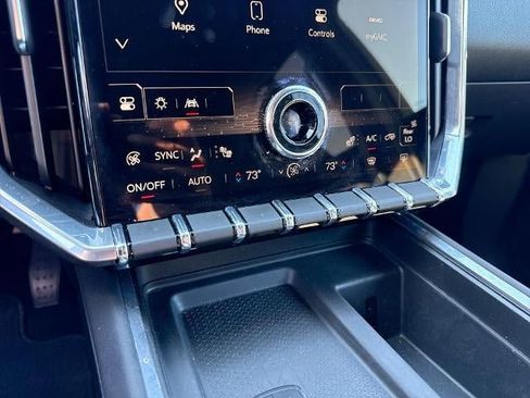 Used 2025 GMC Acadia Elevation image 11