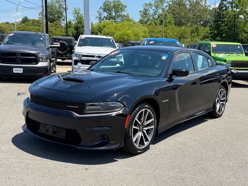 Used 2021 Dodge Charger R/T w/ Plus Group RWD image 8