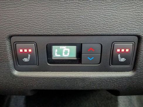 New 2026 Mitsubishi Outlander SEL FWD image 16