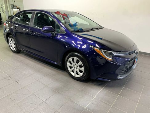 Used 2024 Toyota Corolla LE image 2