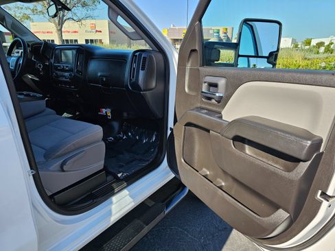 Used 2018 GMC Sierra 3500 4x4 Crew Cab image 28