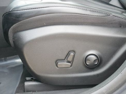 Used 2022 Jeep Cherokee Limited w/ Mopar Interior Package image 13