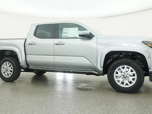 New 2026 Toyota Tacoma SR5 RWD image 28